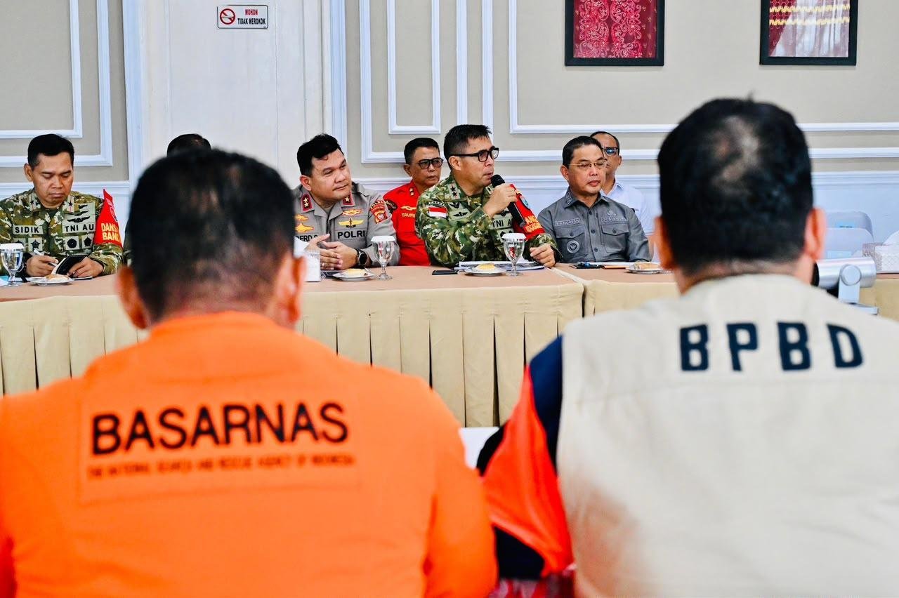 Presiden Perkuat Operasi Darat, Udara, dan OMC untuk Padamkan Karhutla di Kalimantan Barat