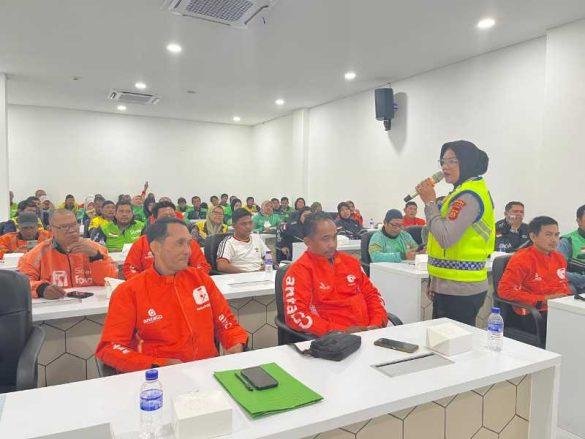 Program Polantas KARIB, Ditlantas Polda Jambi Gandeng Ojol dan Opang Edukasi Safety Riding