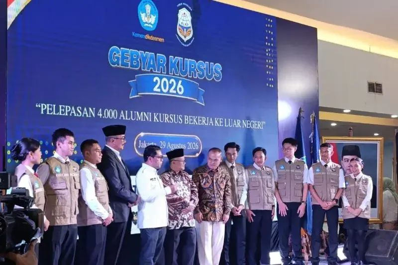 FPLKP dan Kemendikdasmen Lepas 4.021 Alumni LKP Bekerja ke 11 Negara