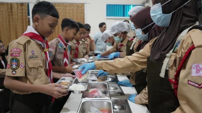Uji Coba Model Prasmanan MBG Ala Kyushoku Jepang, Siswa Belajar Antre dan Tanggung Jawab