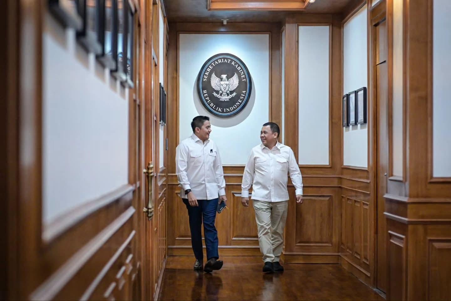 Bertemu Haji Isam, Seskab Teddy Indra Wijaya Bahas Investasi dan Hilirisasi