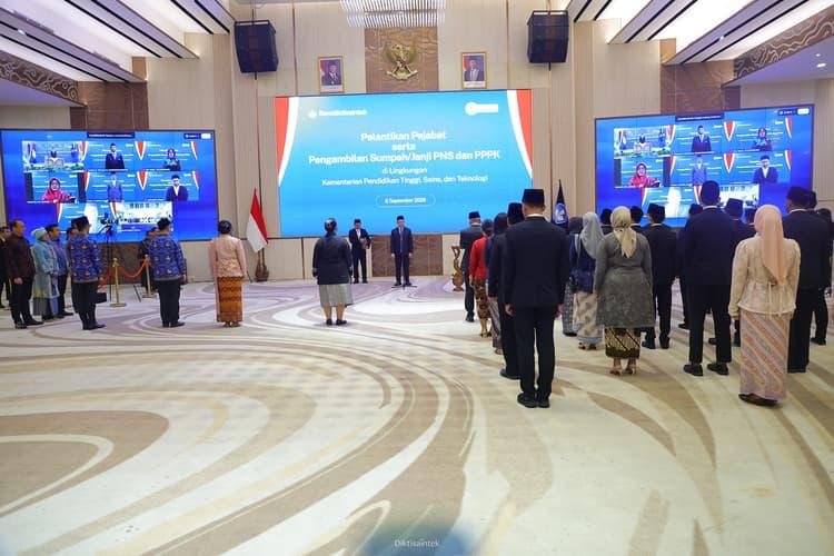 Kemdiktisaintek Lantik Pimpinan PTN dan Pejabat Fungsional, Perkuat Integritas dan Tata Kelola