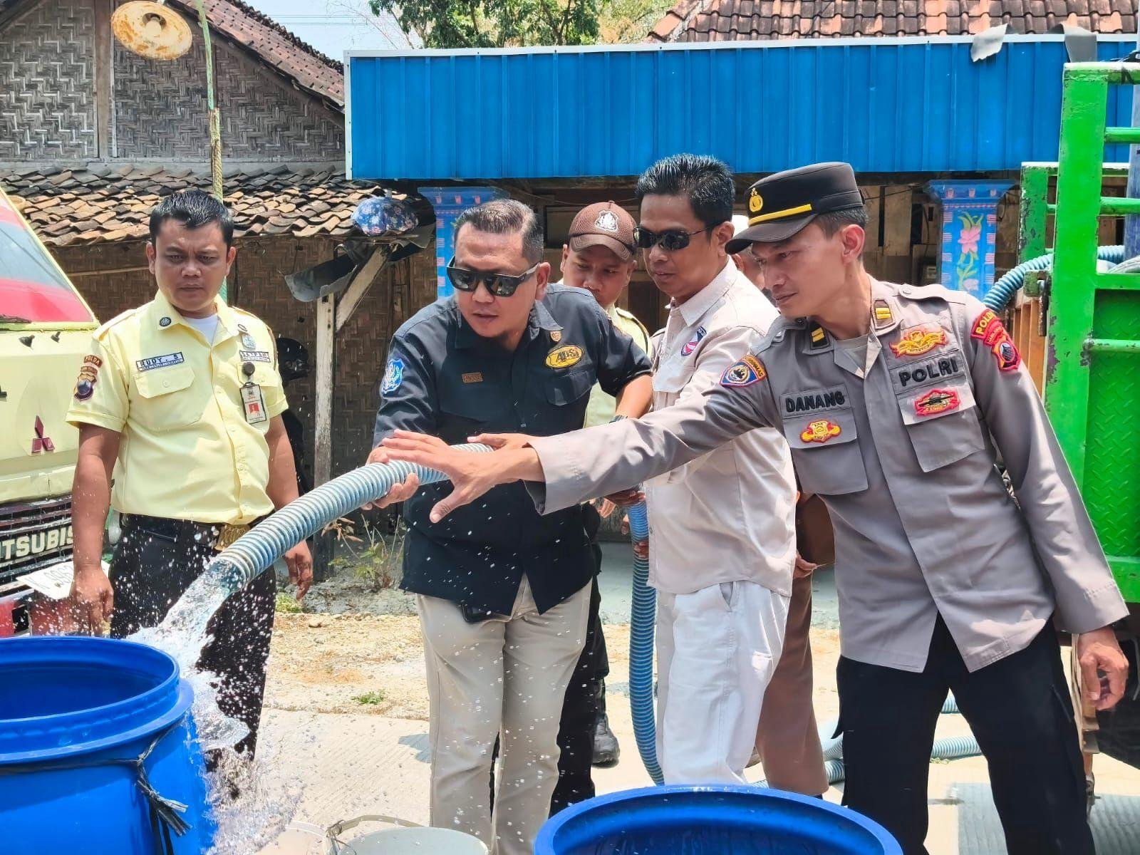 APSI DPD Jawa Tengah Rajut Kepedulian Sosial : Sedekah Air di Desa Kalirejo Kabupaten Kendal, Jadi Wujud Pemuliaan dan Kepedulian Profesi Satpam
