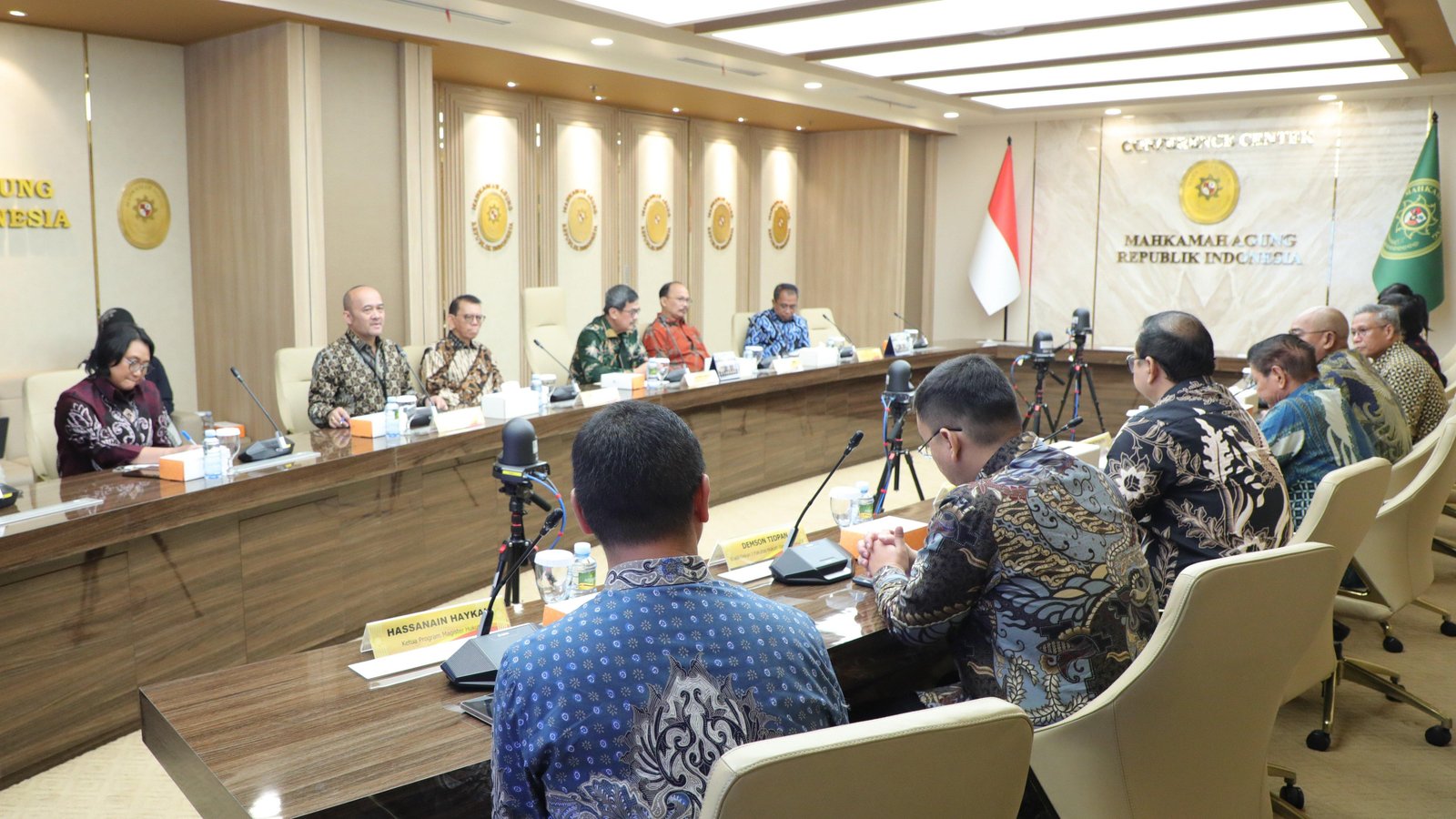 MA dan Universitas Maranatha Jajaki Kerja Sama Kuliah Tamu hingga Riset Hukum